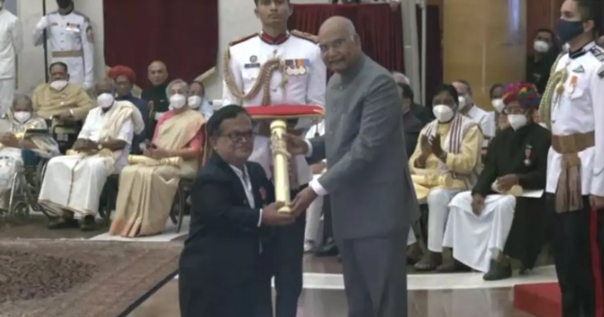 President Kovind confers Padma Shri to Dwarf Para Athlete KY Venkatesh